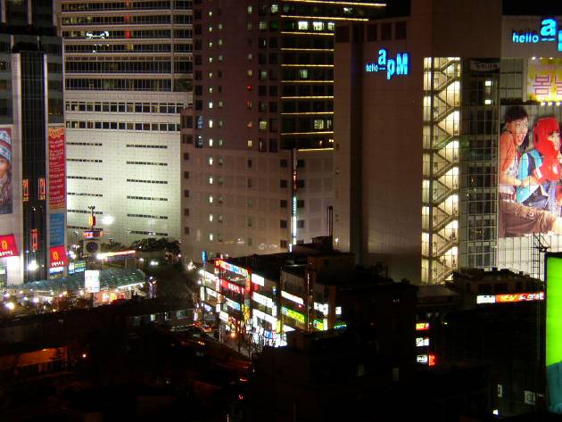 東大門市場の夜景（アップ編）